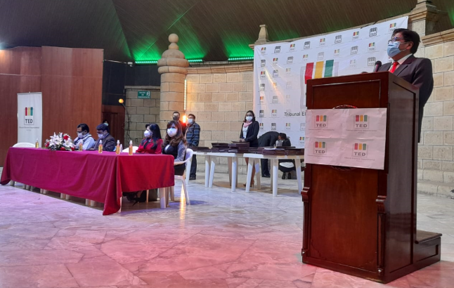 Autoridades subnacionales de Potosí reciben credenciales para sus funciones