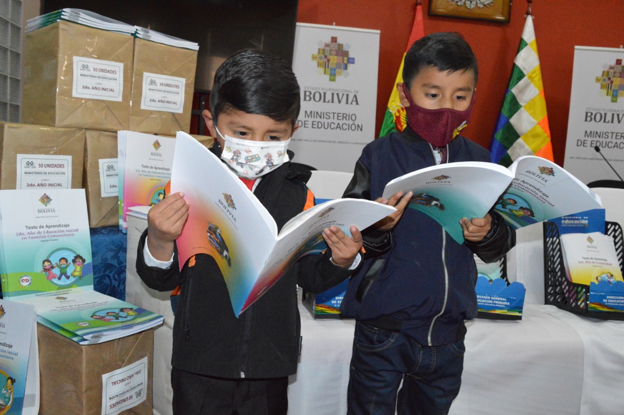 Educación garantiza la distribución de textos para el retorno a clases