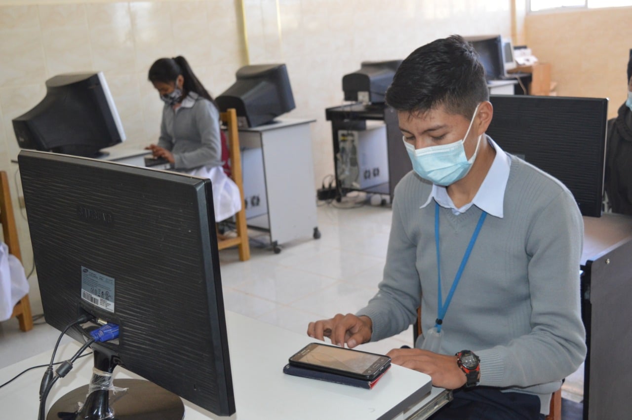 Ministerio de Educación trabaja para que ningún estudiante quede al margen de su formación