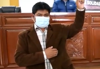 Asamblea Legislativa Departamental posesiona a Eloy Calizaya como nuevo Gobernador de Potosí