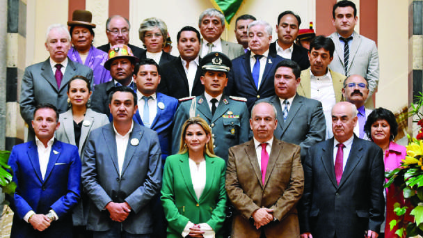 Conozca los tres decretos supremos con los que el Gobierno de Áñez autorizó la compra de gases lacrimógenos