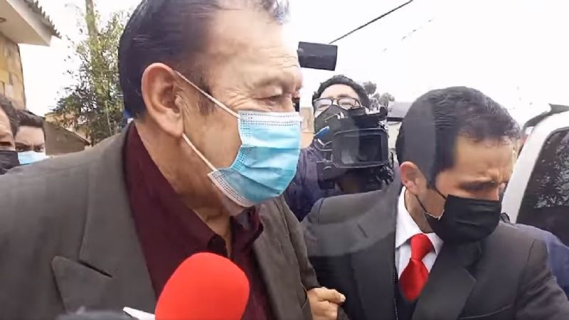 Juez envía a la cárcel a médico que emitió certificado para beneficiar a feminicida serial