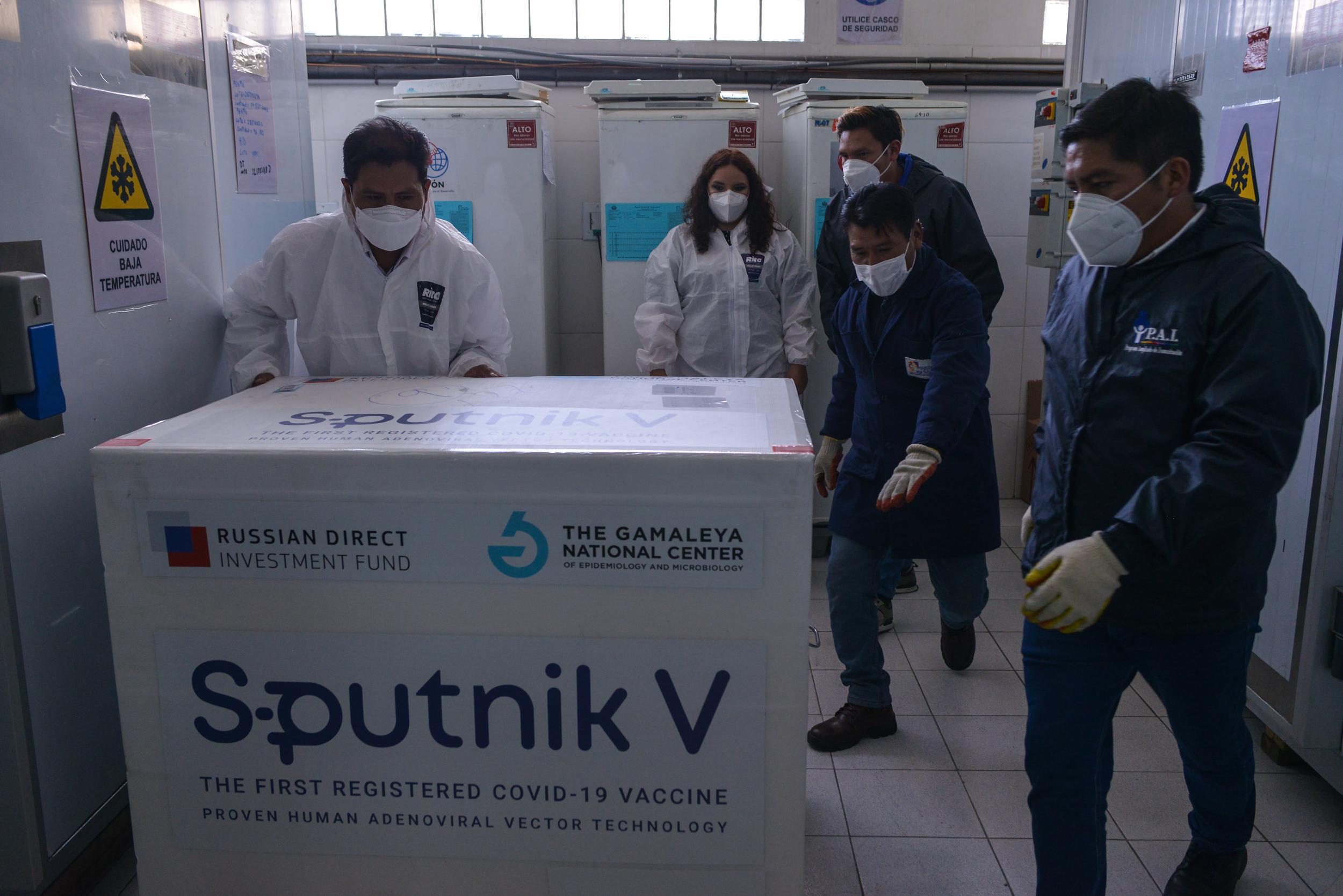 Vacuna Sputnik V mantiene nivel de protección contra el COVID-19 pese al transcurso del tiempo de su suministro