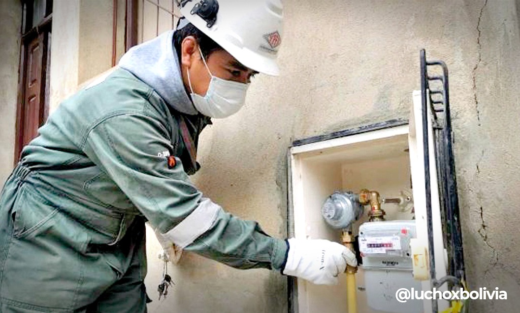 Presidente Arce resalta el incremento de instalaciones de gas domiciliario en La Paz, El Alto y Viacha