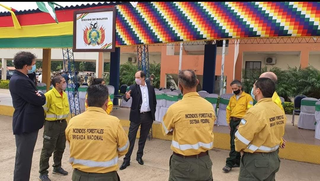 Brigadistas bolivianos parten mañana a Corrientes y Misiones para apagar los incendios en Argentina