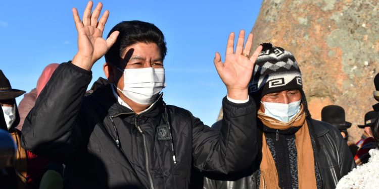 Ministro Montaño: Pedimos por nuestra Bolivia, para que se reactive su economía