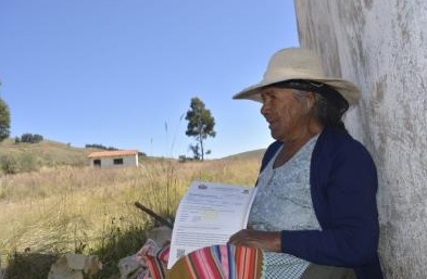 El acceso a la tierra se democratiza desde 2006, el 45% de los títulos corresponden a mujeres