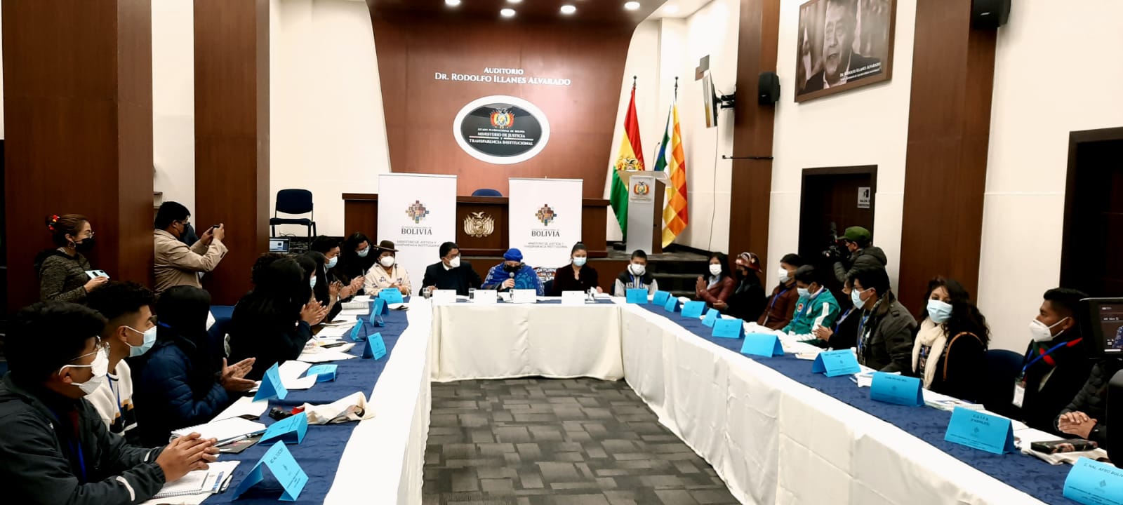 Kely Aruquipa: Los jóvenes son los conductores de la patria