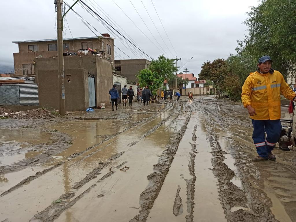 Lluvias torrenciales causan inundaciones en varias regiones del país, Gobierno se moviliza para ayudar a damnificados