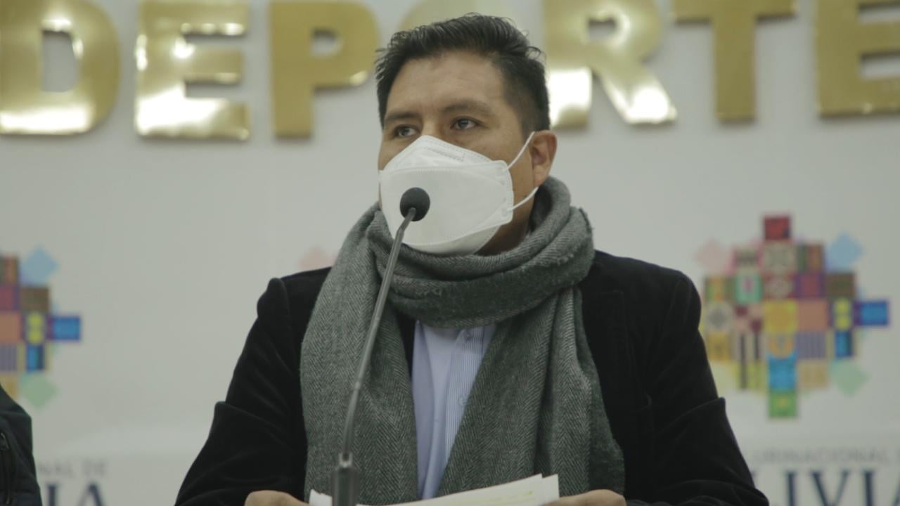 Auza: Vacuna Sputnik V brinda entre 73% y 80% de inmunidad desde su primera dosis y llama a la tranquilidad a la población