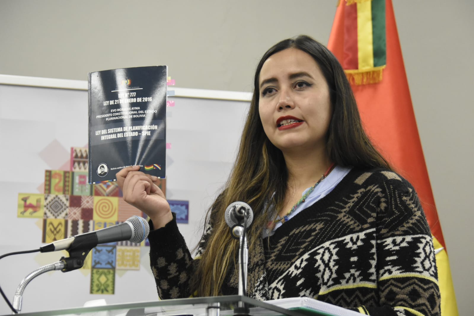 Ministra Mendoza: Decir no y oponerse al Plan de Desarrollo Económico y Social es oponerse a la reconstrucción económica y productiva del país