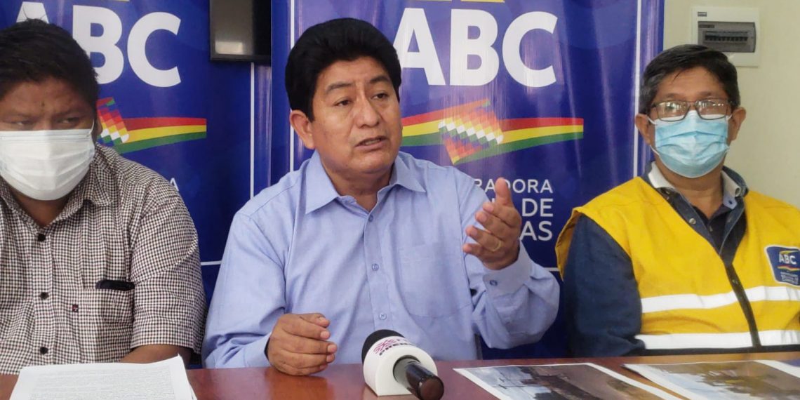 Santa Cruz: Ministro Montaño garantiza el libre tránsito y pide denunciar a quienes depositen promontorios de tierra en carreteras