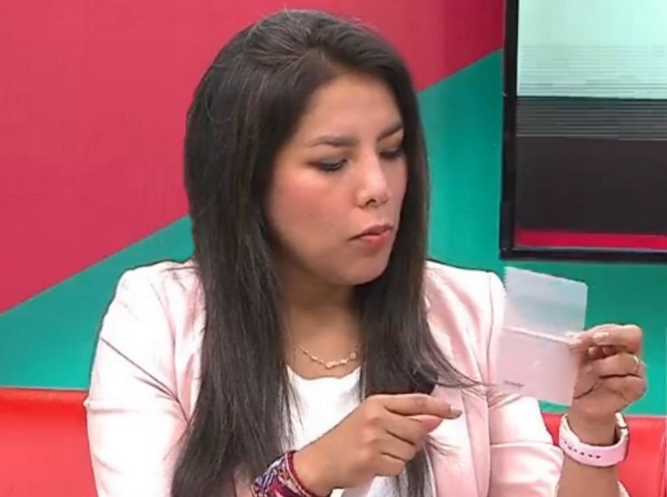 Denuncian que régimen de Áñez contrató exempresa de venta de cosméticos para adquirir plásticos de carnet de identidad