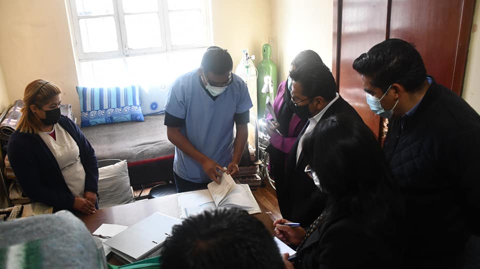 Diputados visitan el Centro Penitenciario de Miraflores para verificar en qué condiciones se encuentra Áñez