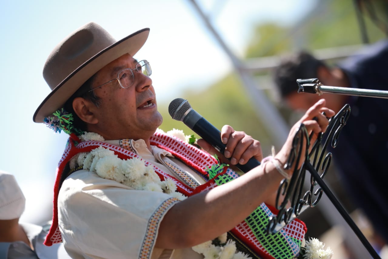 Presidente entrega proyecto de mejoramiento de canales de riego en Comarapa (adelanto)