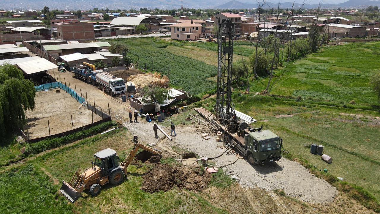 Gobierno proyecta sistema de agua subterránea para fortalecer la producción agropecuaria en la comunidad Maica Sud de Cochabamba