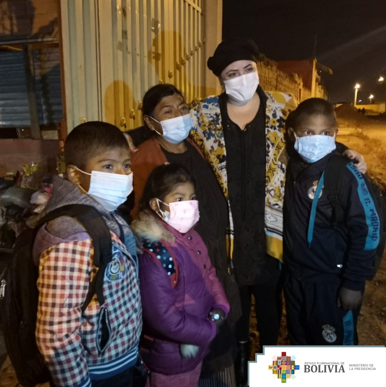 Gobierno entrega ayuda humanitaria a tres menores que fueron abandonados por sus padres en El Alto