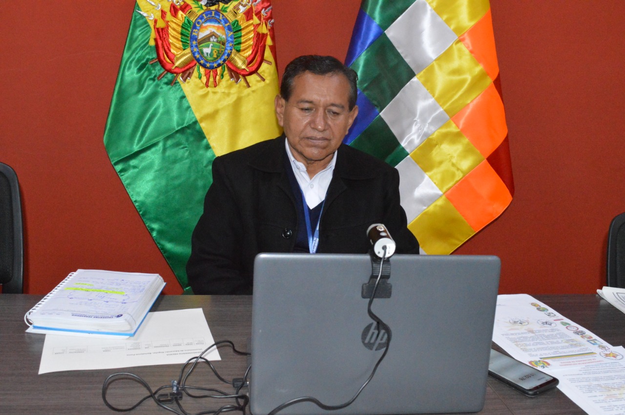 Puma: “Con los textos, llegaremos al 100 por ciento de los estudiantes bolivianos”