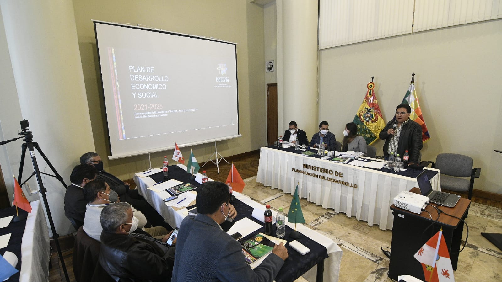 Gobierno y universidades concluyen que el PDES no vulnera ningún derecho autonómico