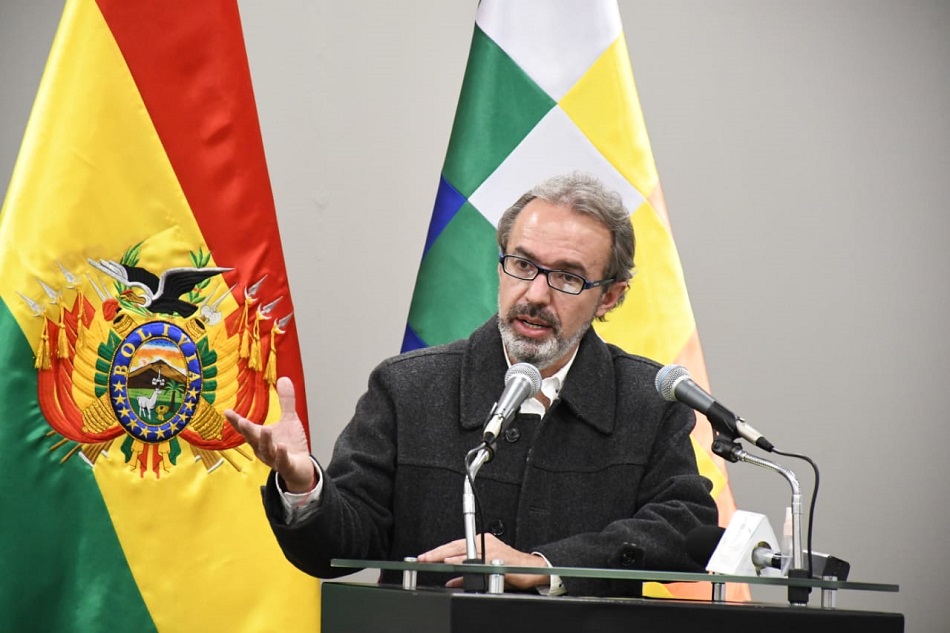 Vocero denuncia campaña para atemorizar a la gente contra la vacuna