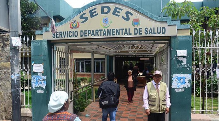 SEDES-Cochabamba: Los jóvenes no se cuidan, llevan el virus a su casa y contagian a los mayores
