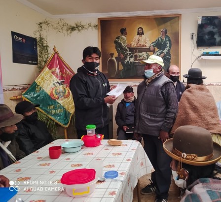 Serecí de Oruro activa campaña en Toledo para entregar certificados de nacimiento gratuitos a adultos mayores