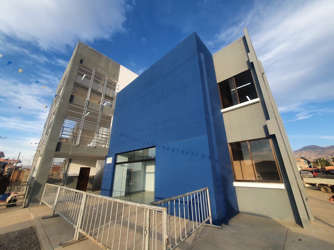 Estudiantes de Sipe Sipe en Cochabamba se benefician con una moderna unidad educativa