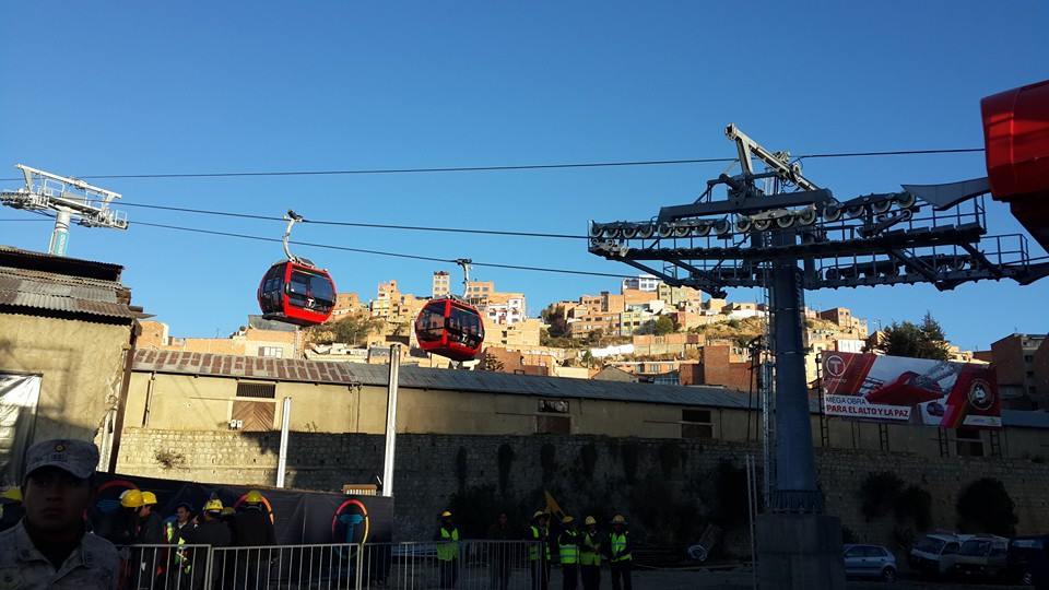 Inspeccionan las líneas Roja, Azul y Plateada de “Mi Teleférico” para mejorar la atención