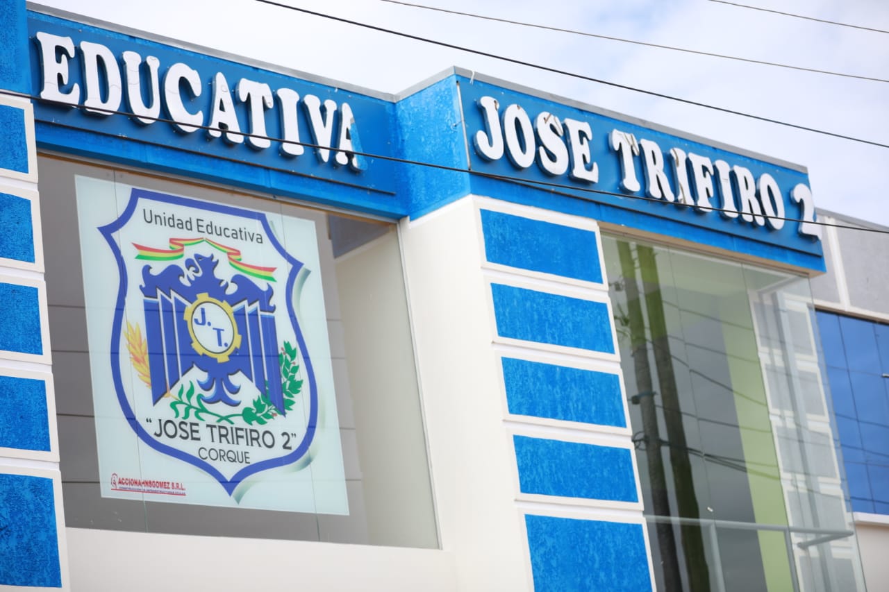 Luis Arce inaugura la unidad educativa “José Trifiro 2” en el municipio orureño de Corque (adelanto)