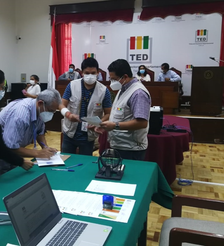 121 organizaciones políticas ya tienen su franja en la papeleta de sufragio