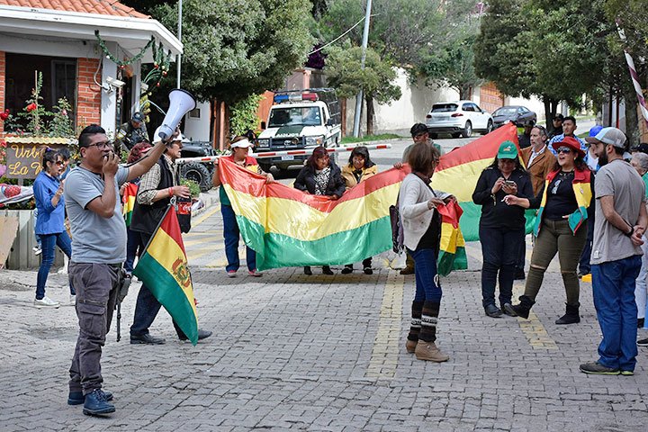 Mayta: Régimen de facto ocultó pedido del Papa para liberar a los asilados en la embajada de México