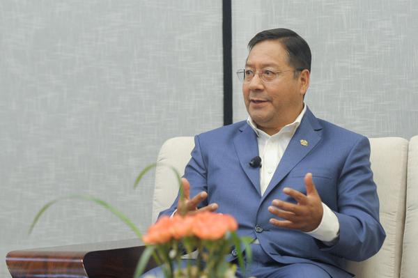 Encuesta: El 52,4% de los bolivianos destaca la credibilidad del presidente Arce