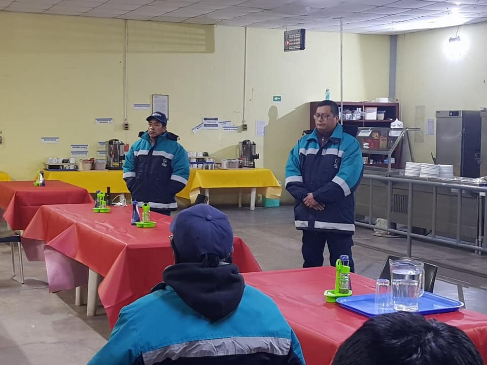 Presidente de YLB se reúne con trabajadores y pide impulsar la reactivación económica y el desarrollo del país