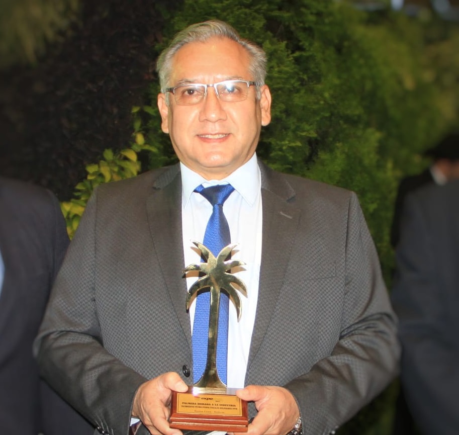 Fexpocruz: Stand de YPFB recibe premio Palmera Dorada a la Industria