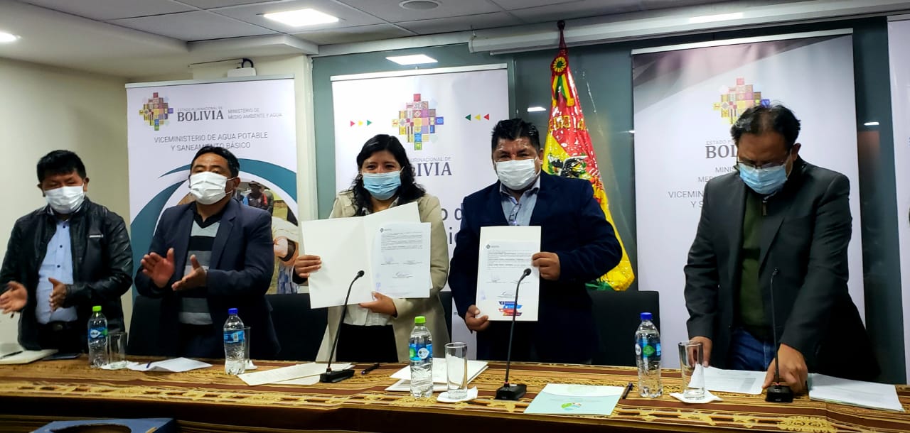 Sedem y MMAyA firman convenio para promover reciclaje en entidades públicas y privadas