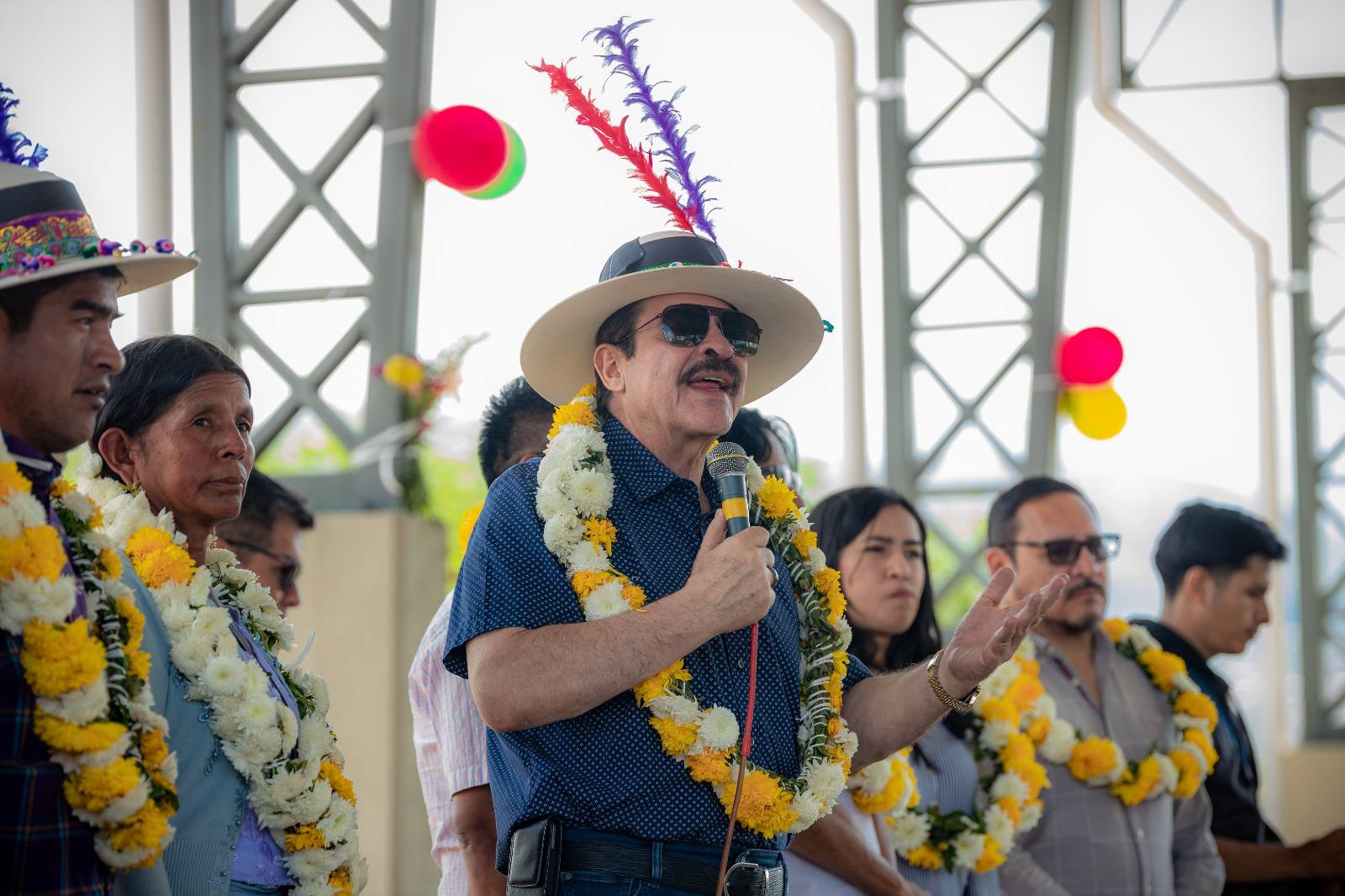 Admiten demanda de inhabilitación contra Reyes Villa y él dice que cumple la ley