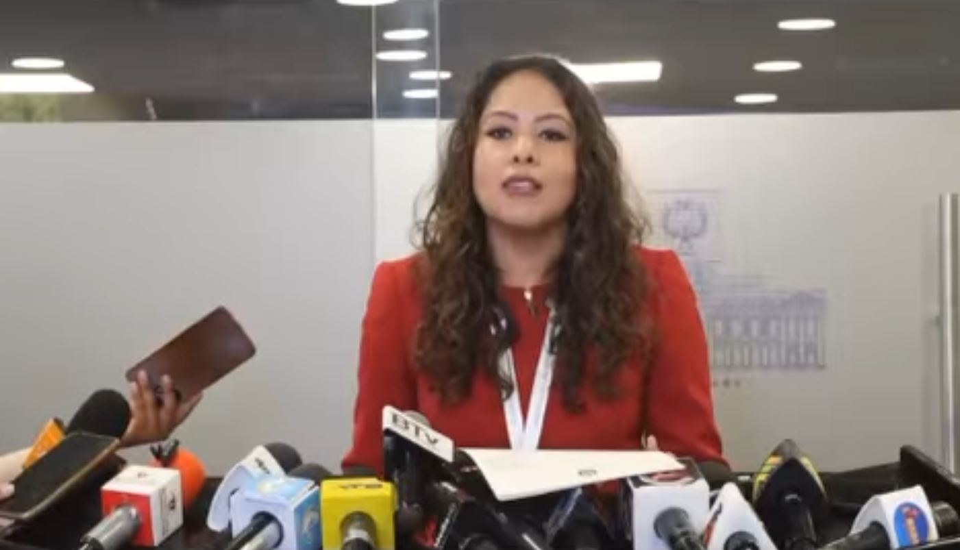 Diputada Adriana Jiménez impulsa proyecto para eliminar sueldos superiores al del Presidente 